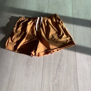 Vuori Tan Athletic Shorts Lightweight Relaxed Fit